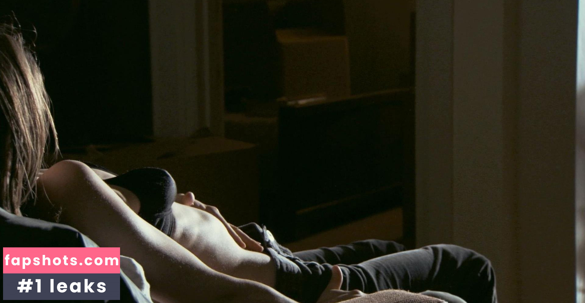 Marie-Hélène Bellavance nude babe gallery