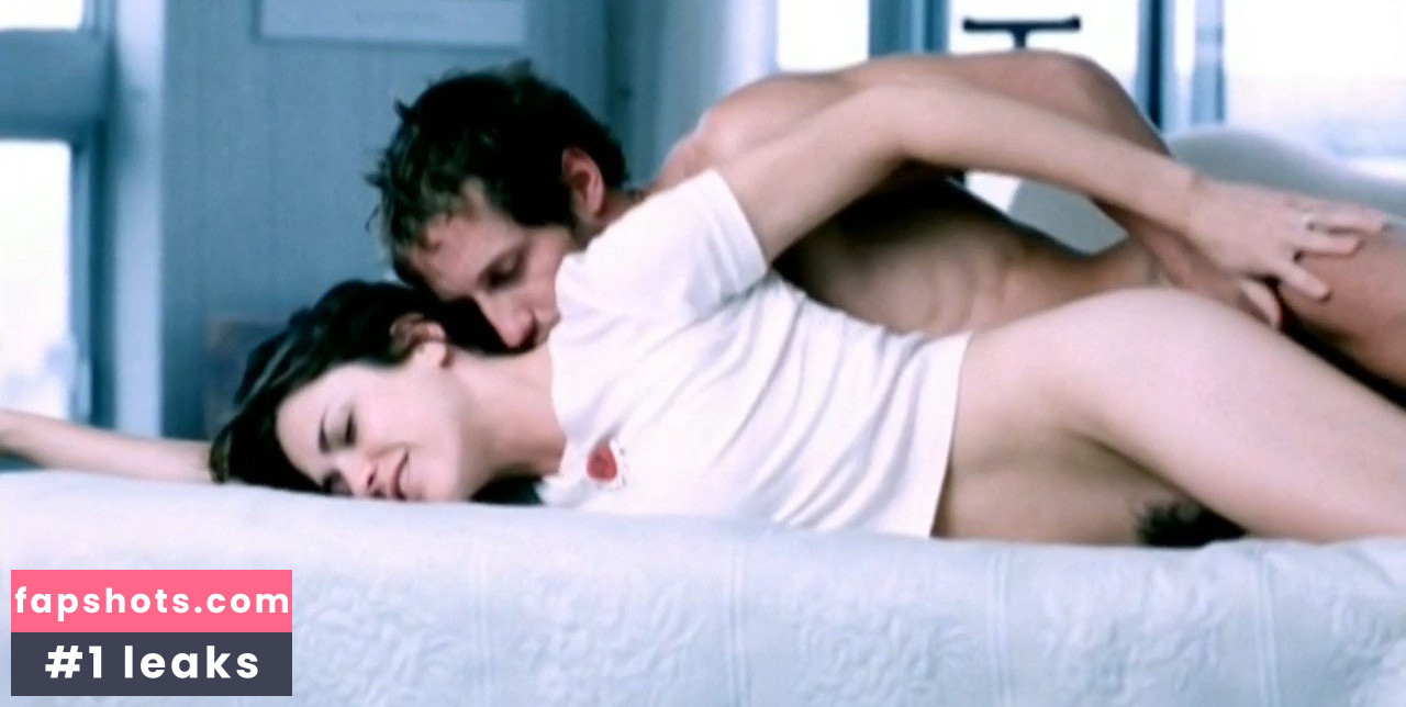 Marie-Josée Croze gallery photo #11