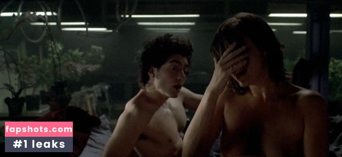 Marie-Josée Croze gallery photo #38