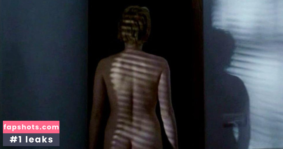 Marie-Josée Croze gallery photo #46