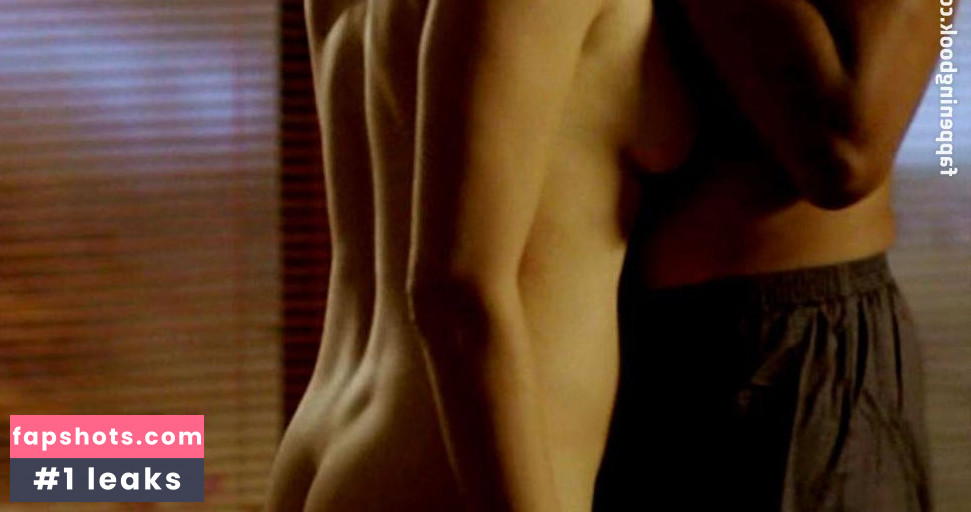 Marie-Josée Croze gallery photo #48