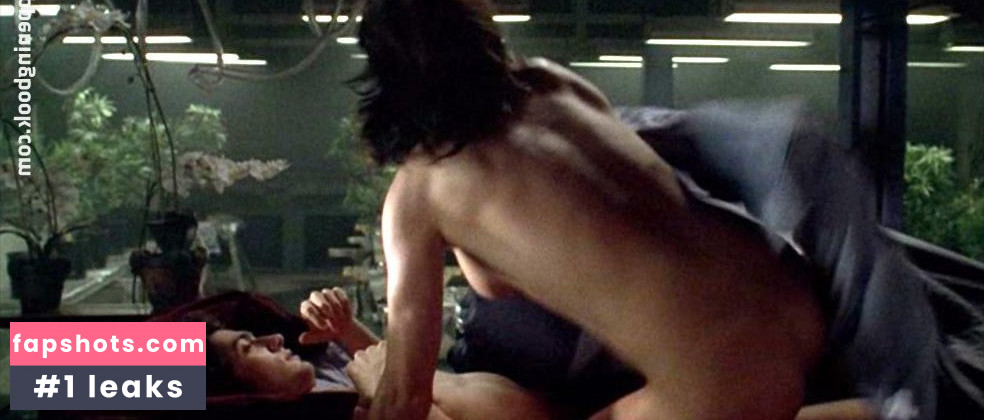 Marie-Josée Croze gallery photo #73