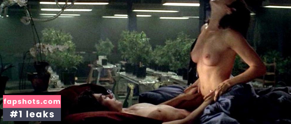 Marie-Josée Croze gallery photo #74