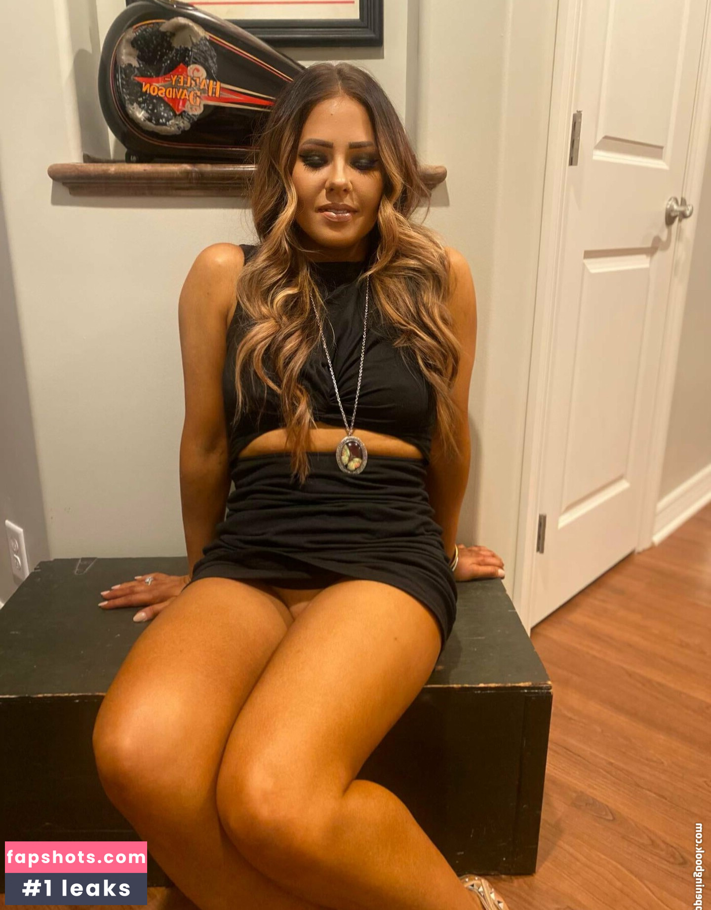 MarieFromTheBlock nude babe gallery