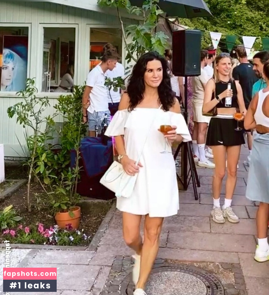 Mariella Ahrens gallery photo #15