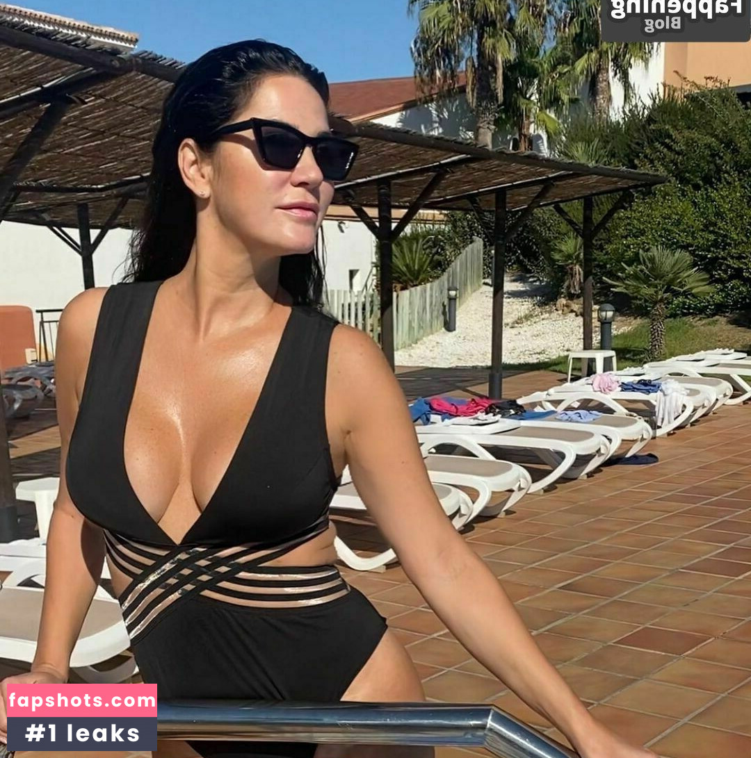 Mariella Ahrens gallery photo #24