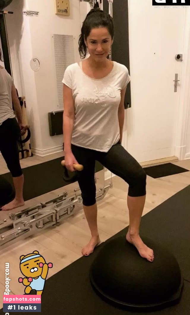 Mariella Ahrens gallery photo #73