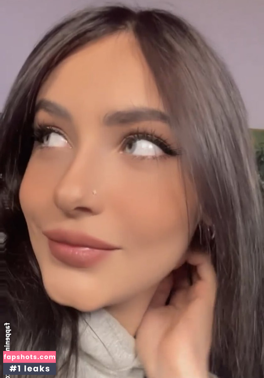 MarieMoone nude babe gallery