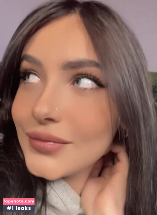 MarieMoone gallery photo #7