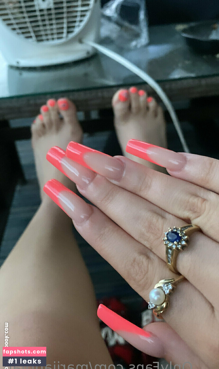 mariiahriiah nude babe gallery