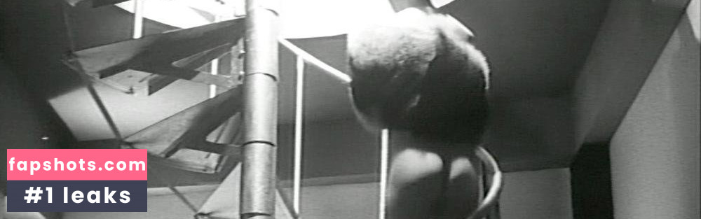 Mariko Ogawa gallery photo #4