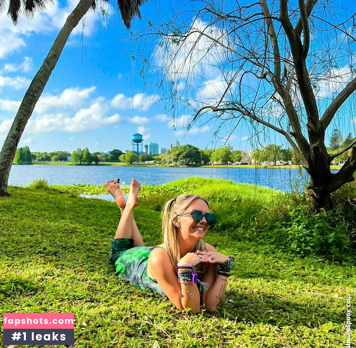 Marilyn J gallery photo #8