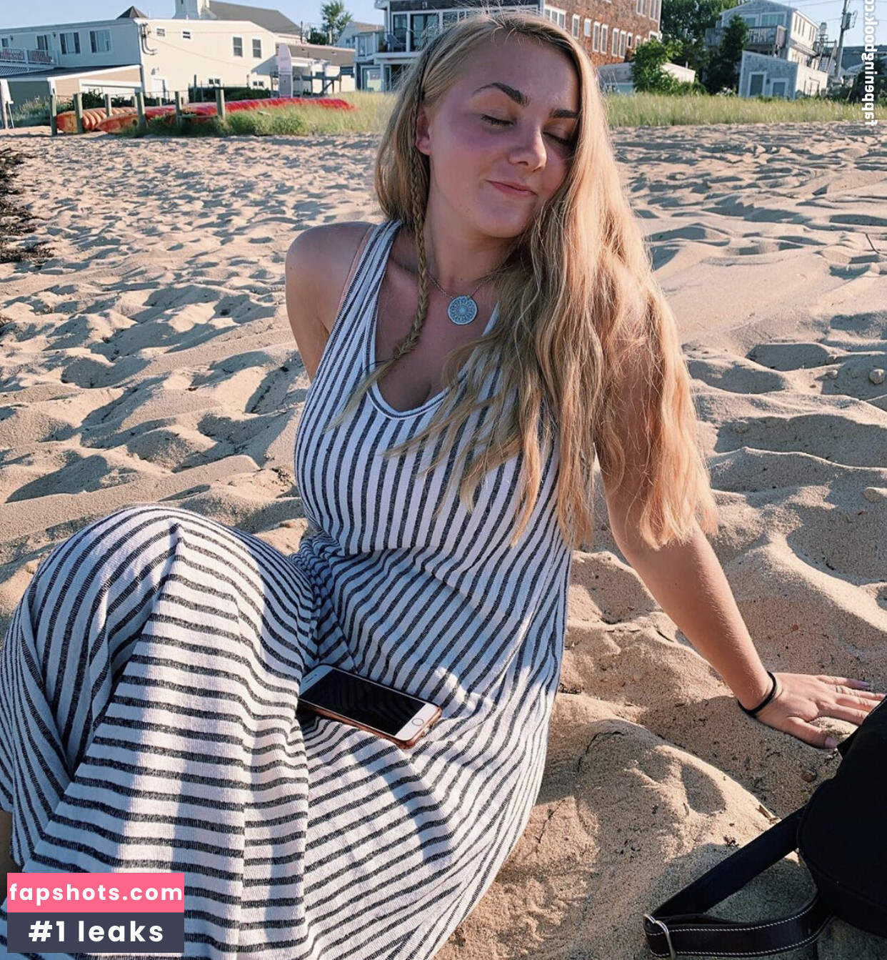 Marina Brooks nude babe gallery