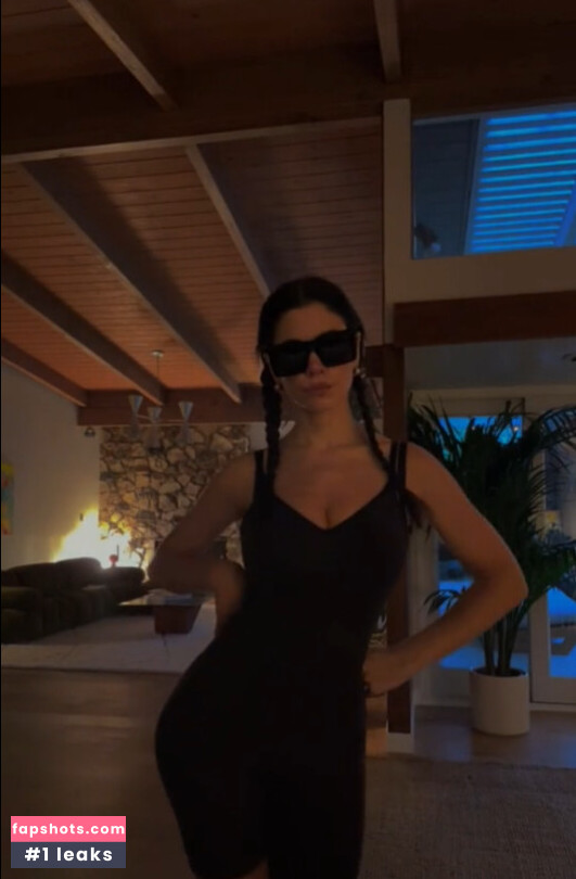 Marina Diamandis gallery photo #156