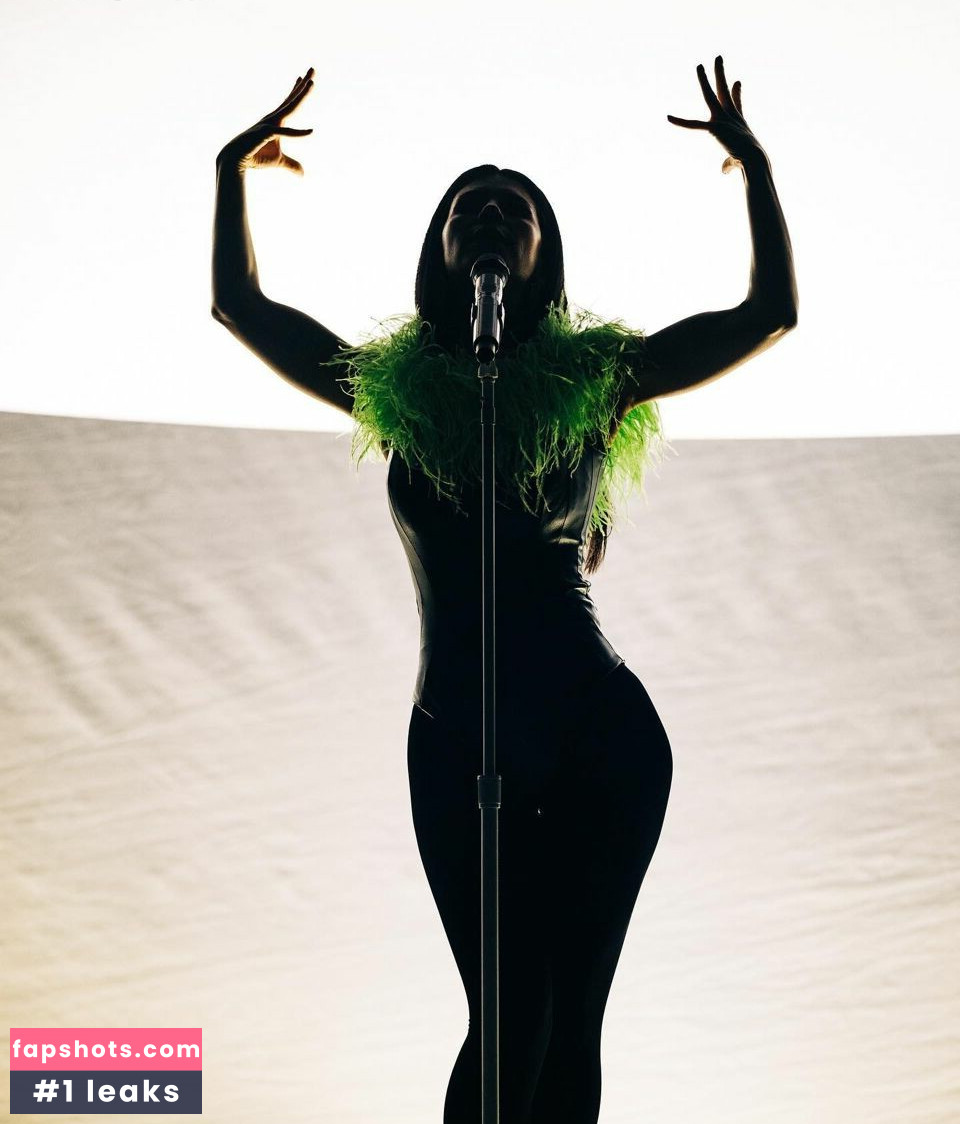 Marina Diamandis gallery photo #192