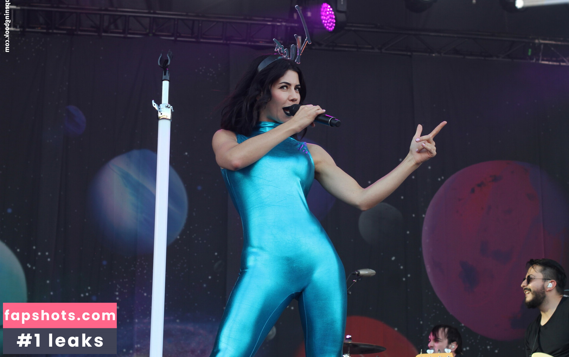 Marina Diamandis gallery photo #79