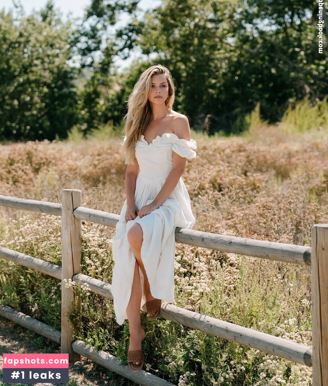 Marina Laswick gallery photo #5