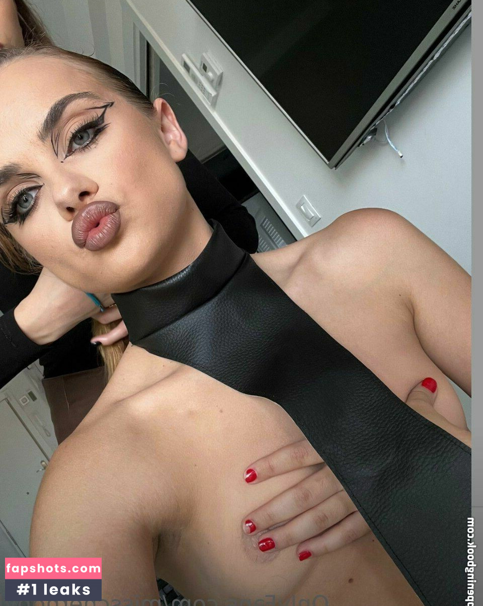 Marina Yers gallery photo #15