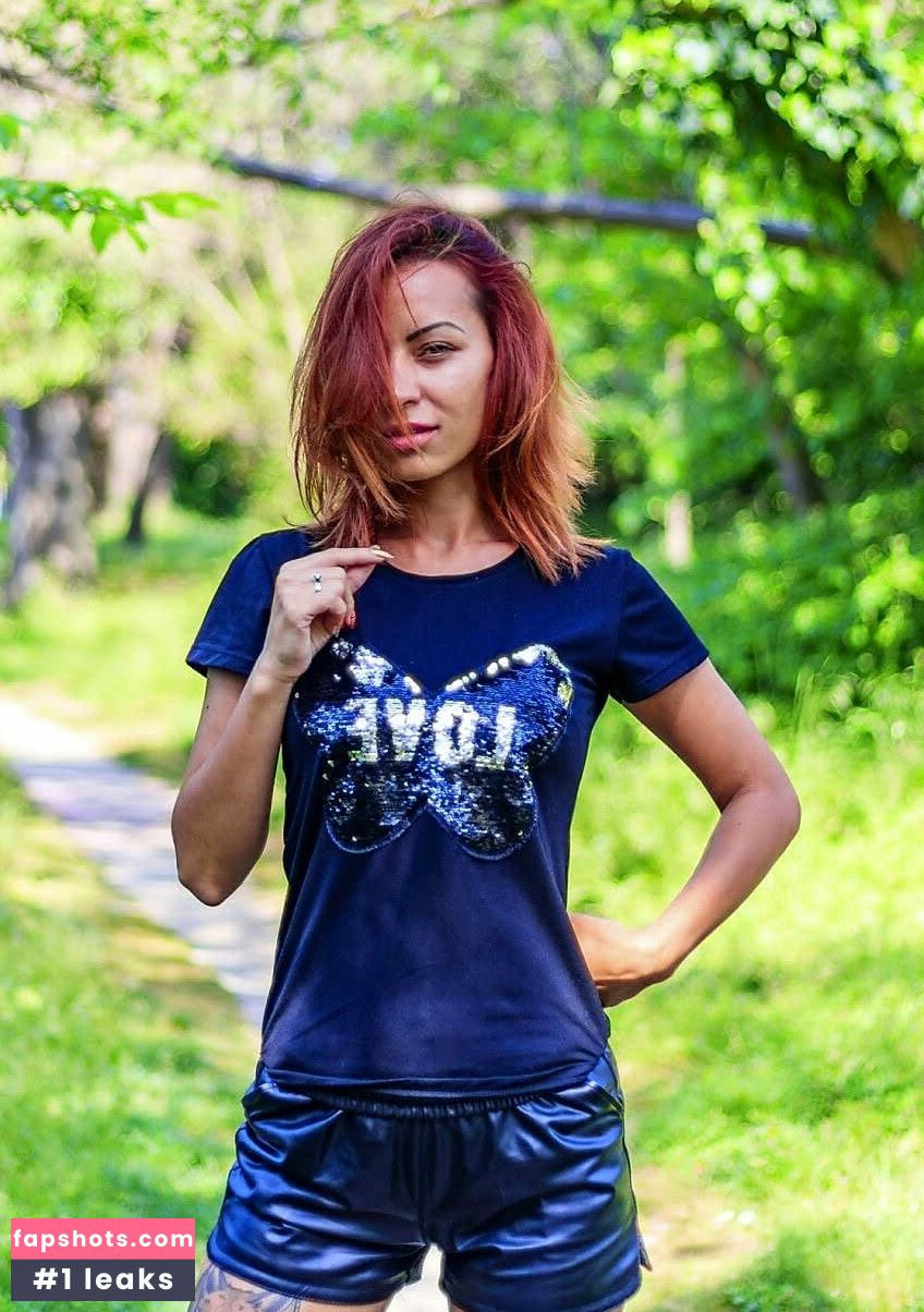 Marinela Adalbertova gallery photo #4