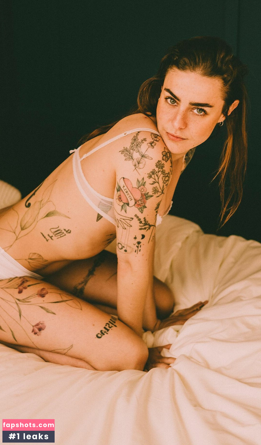 Marion Seclin nude babe gallery