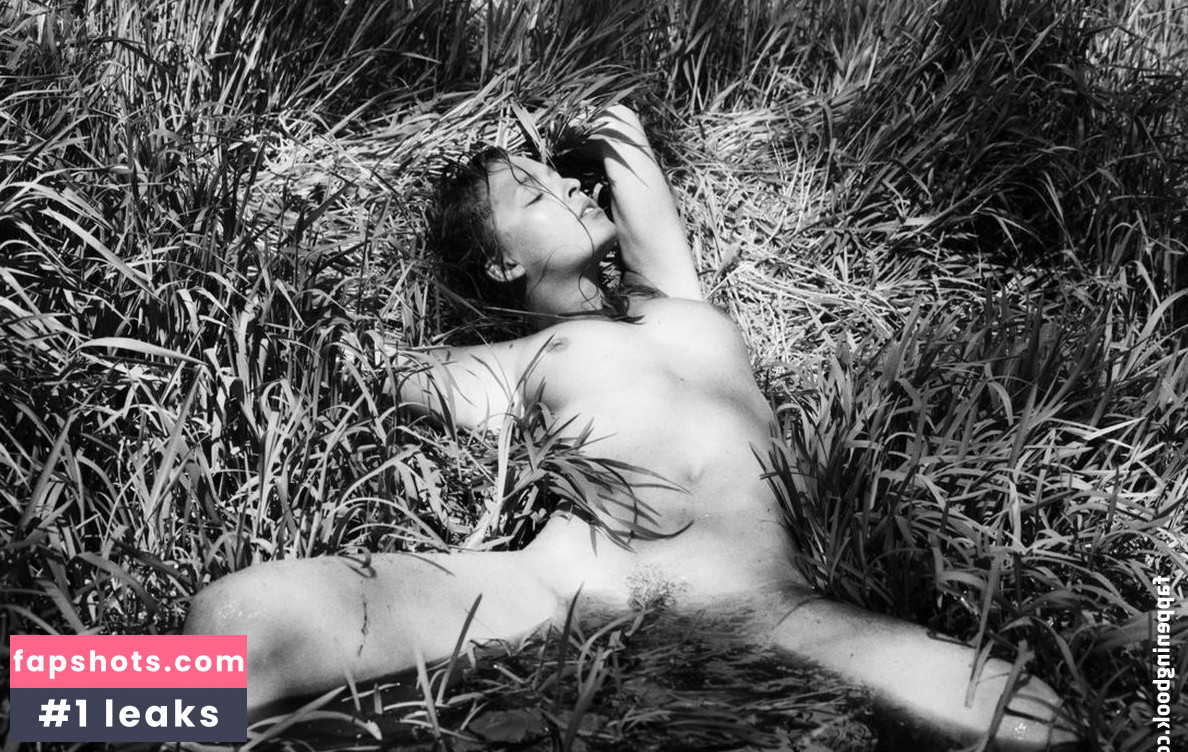 Marisa Papen Nude Leaks OnlyFans Photos #101 - LeakJerk