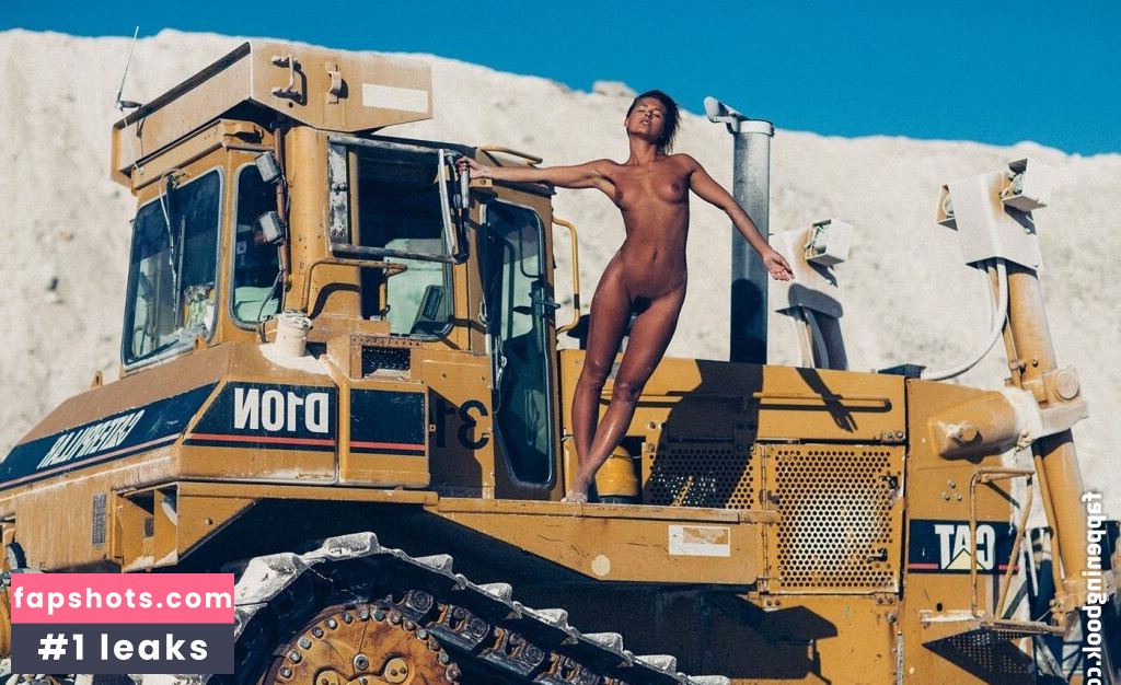 Marisa Papen Nude Leaks OnlyFans Photos #51 - LeakJerk