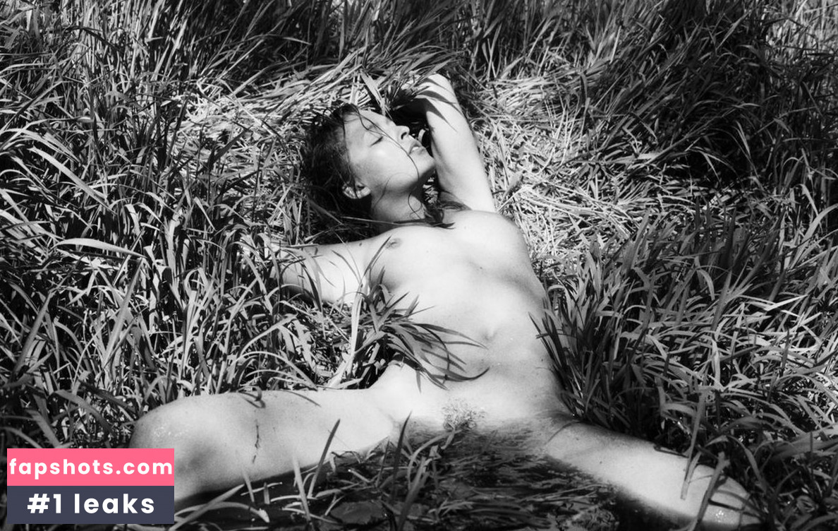 Marisa Papen Nude Leaks OnlyFans Photos #526 - LeakJerk