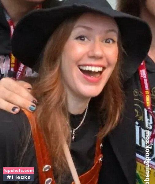 Marisha Ray gallery photo #7