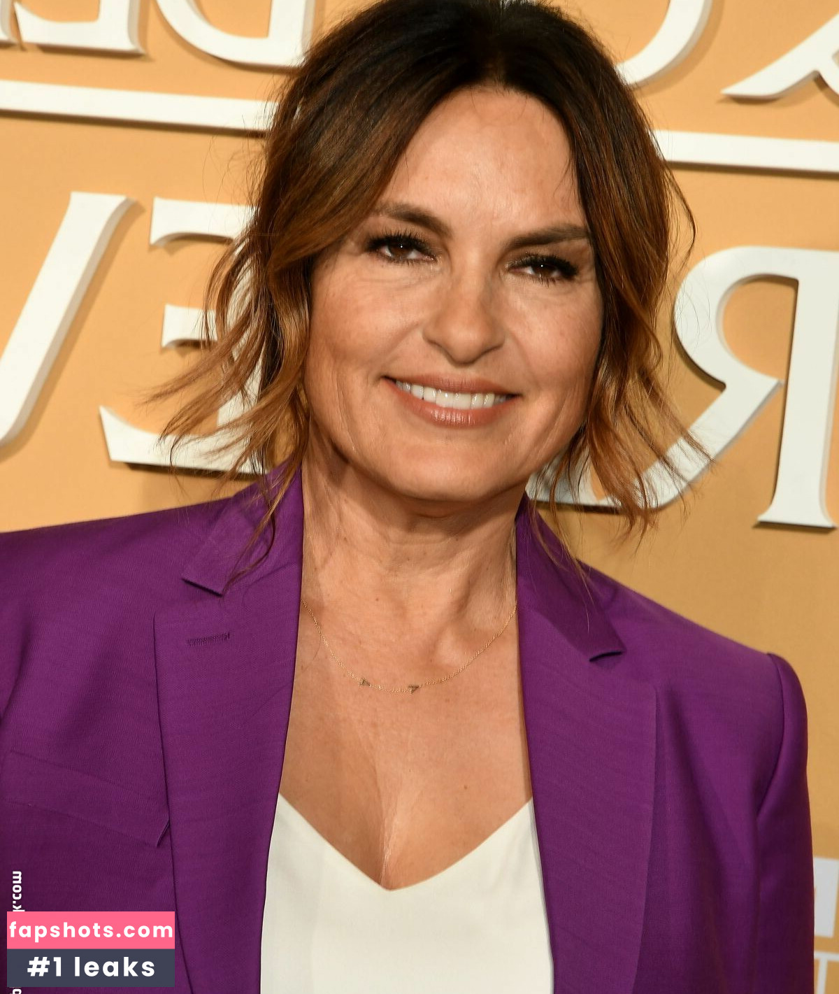 Mariska Hargitay Nude Leaks OnlyFans Photos #22 - LeakJerk