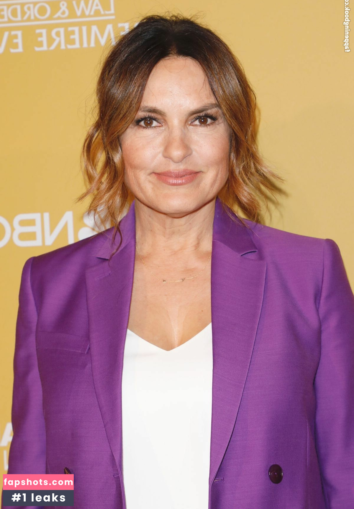 Mariska Hargitay Nude Leaks OnlyFans Photos #23 - LeakJerk