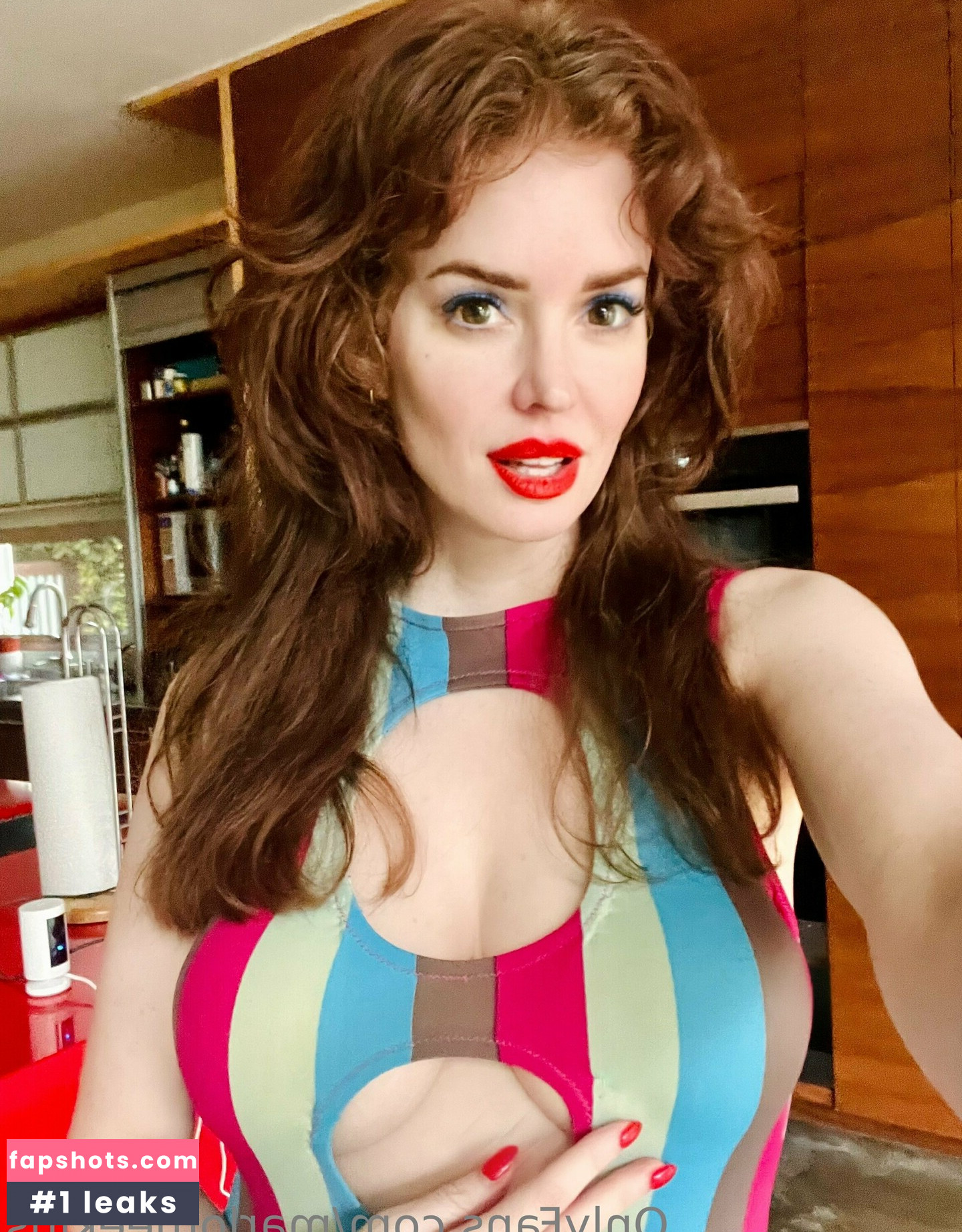 Marlo Meekins gallery photo #4