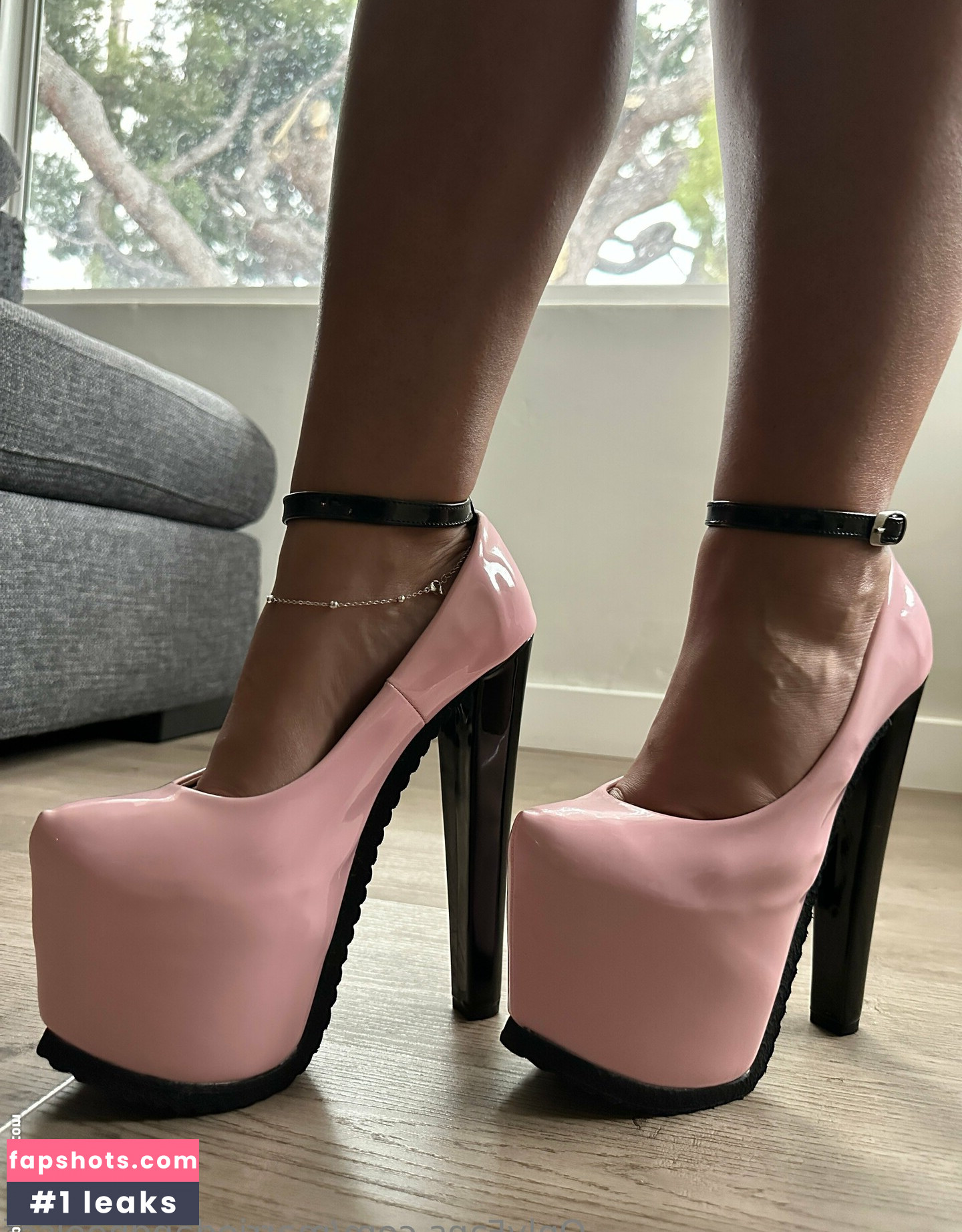 marriedandheelsof Nahé úniky fotek pouze od fanoušků #8 - Fapshots