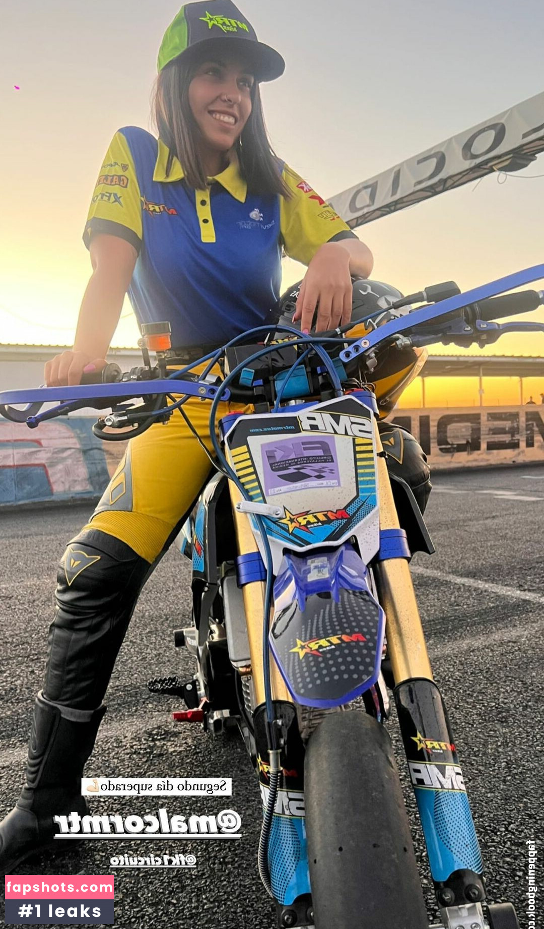 Marta De Lola gallery photo #11