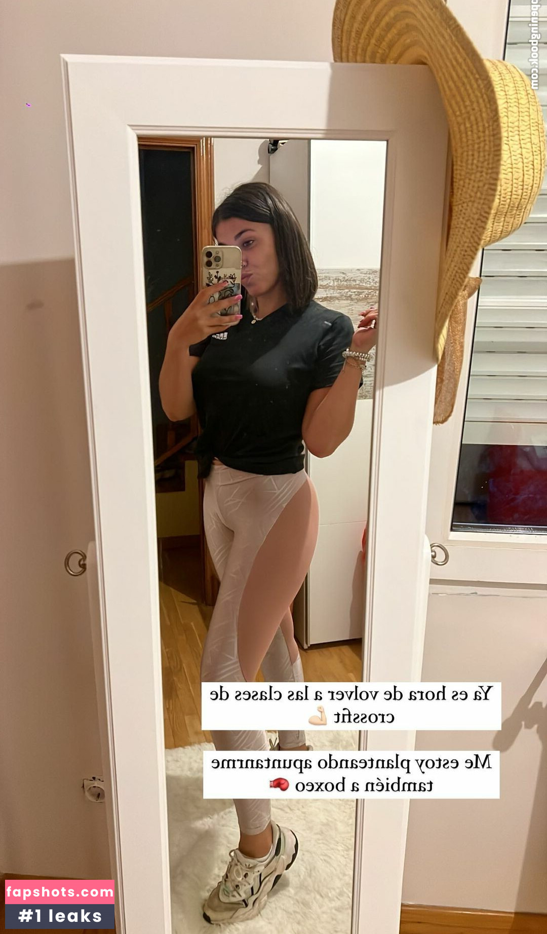 Marta De Lola gallery photo #16