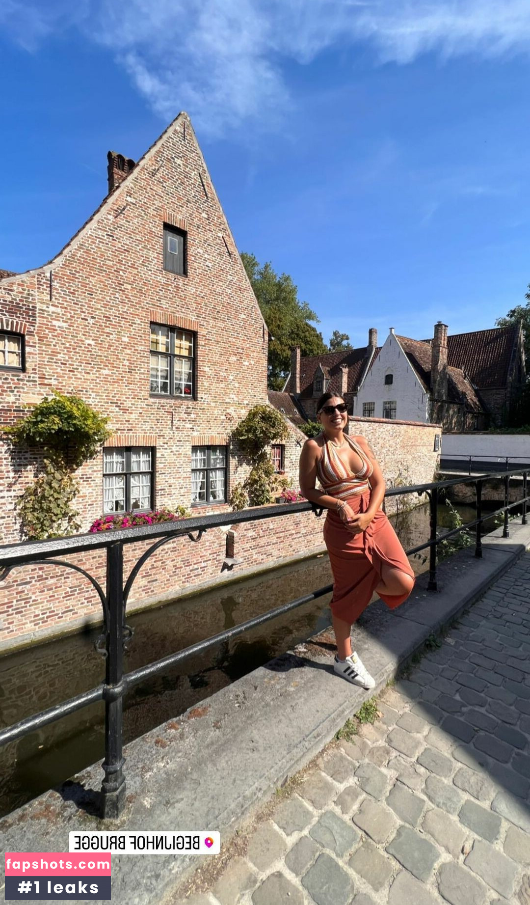 Marta De Lola nude babe gallery