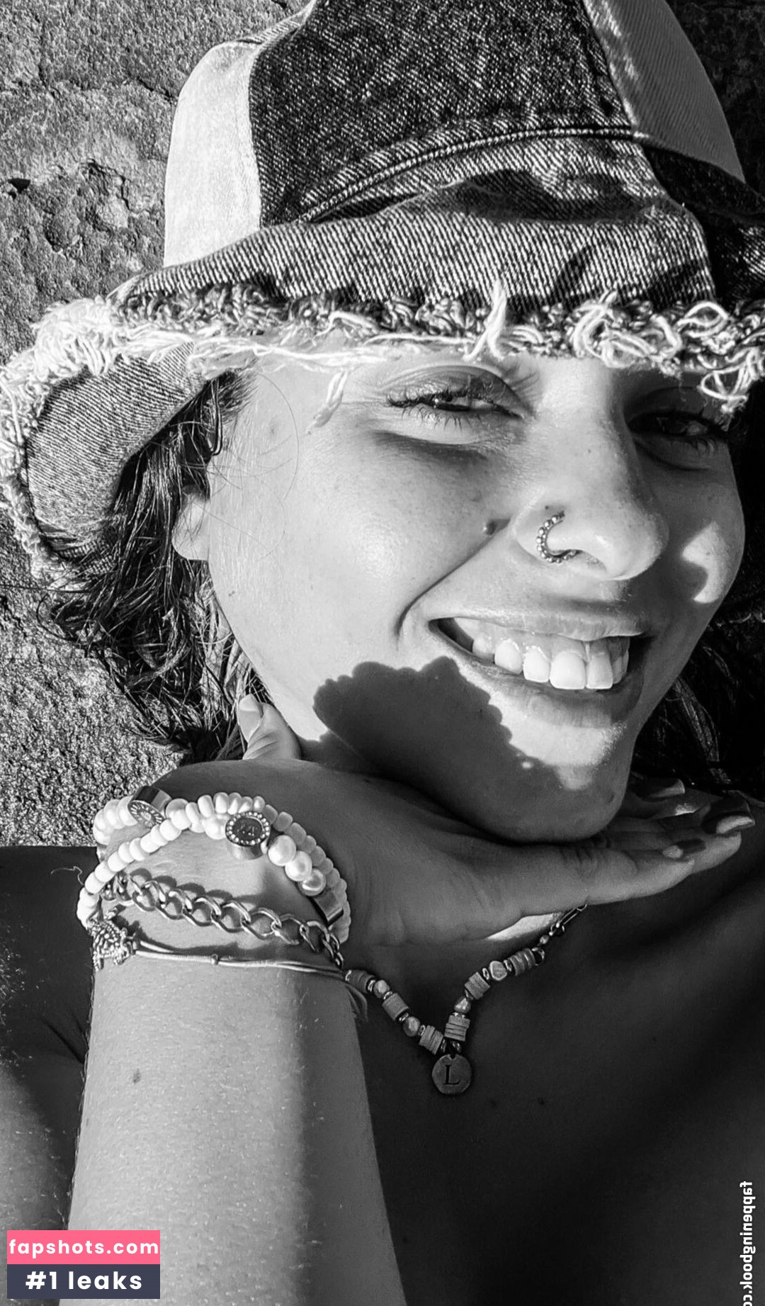 Marta De Lola gallery photo #31