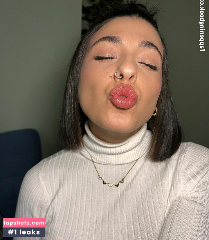 Marta De Lola gallery photo #10