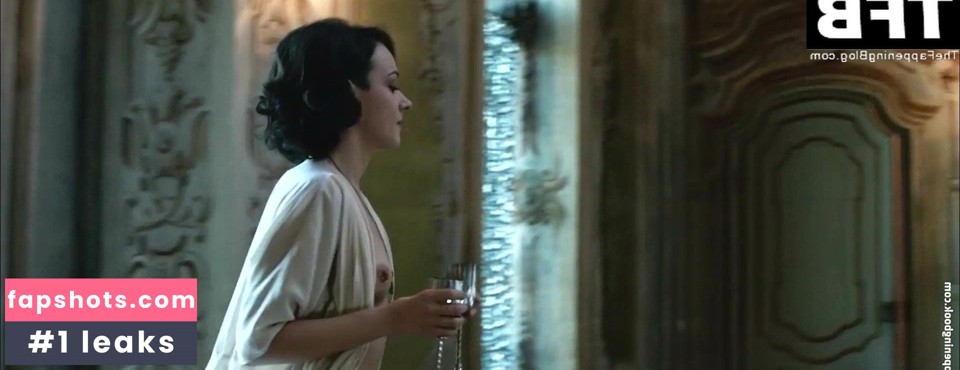 Marta Gastini gallery photo #18