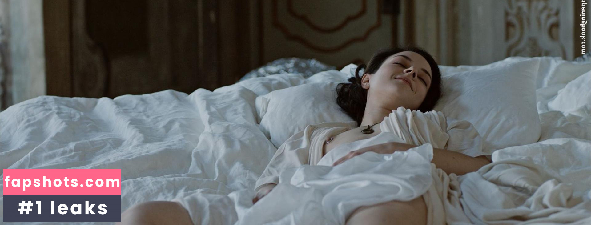 Marta Gastini gallery photo #38