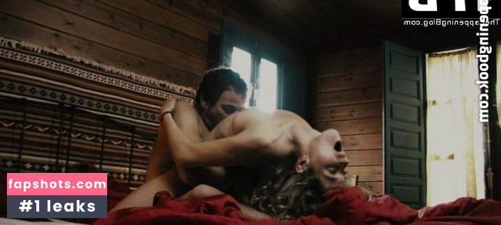 Marta Larralde gallery photo #26