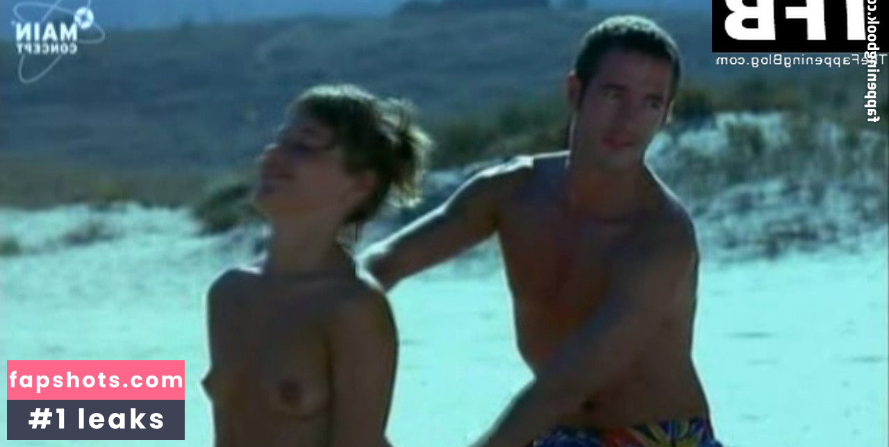 Marta Larralde gallery photo #8