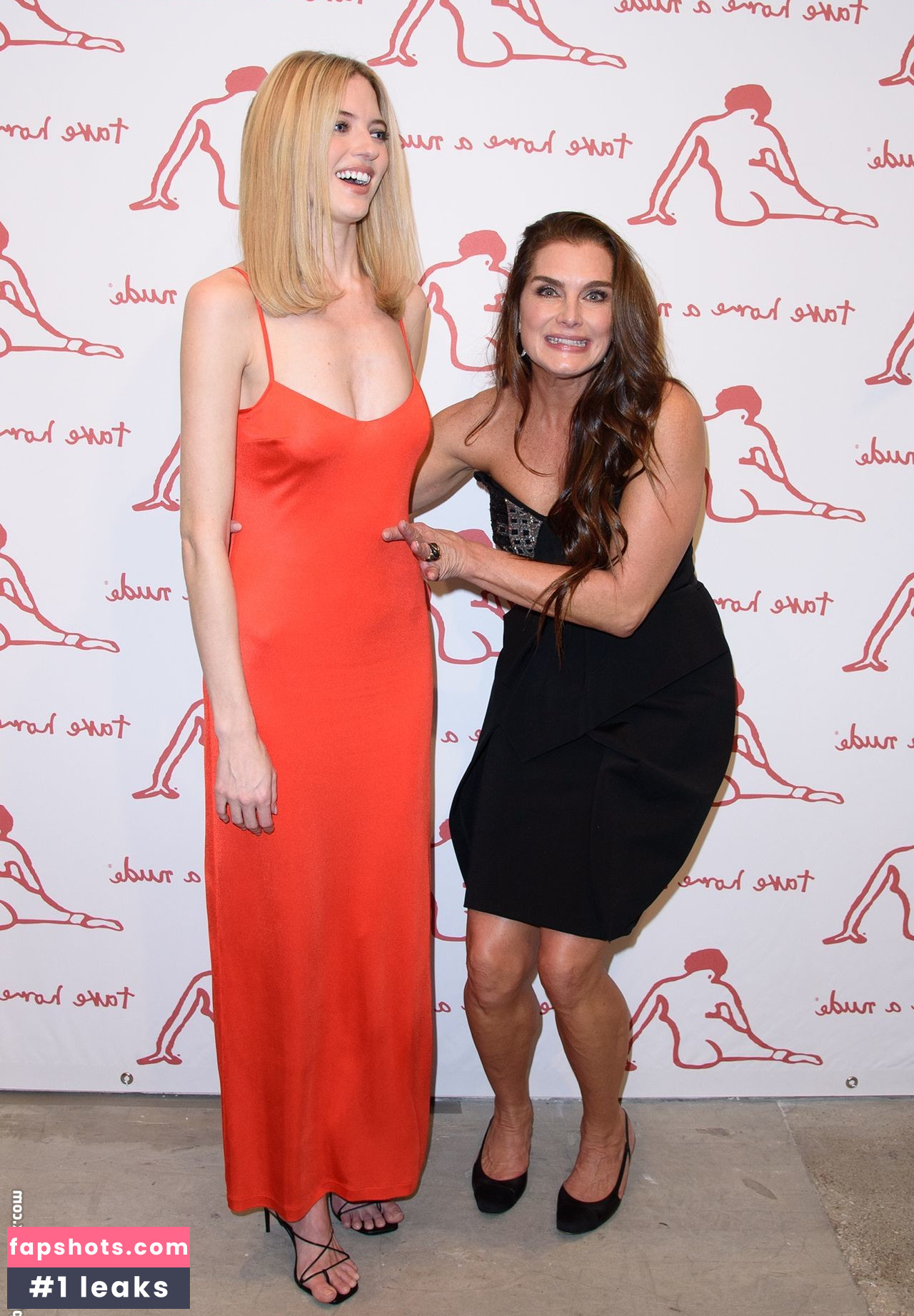 Martha Hunt gallery photo #116