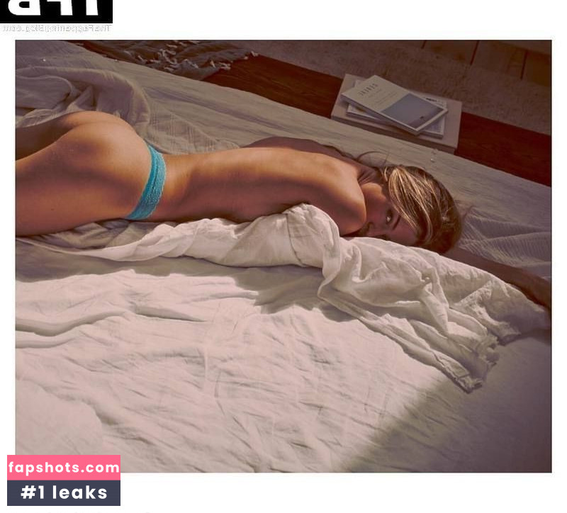 Martha Hunt gallery photo #33