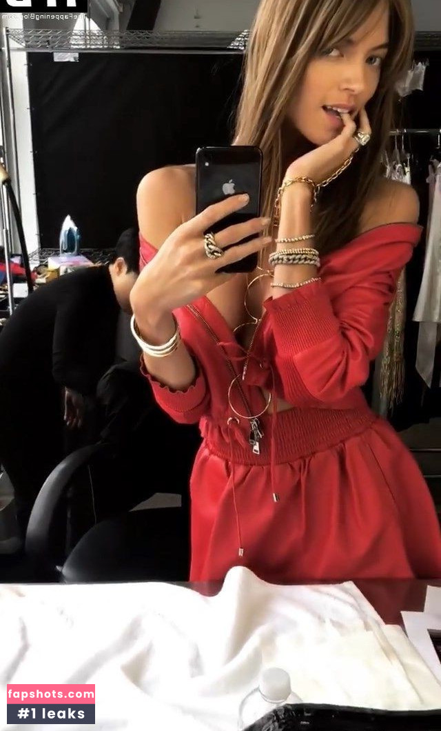 Martha Hunt gallery photo #57