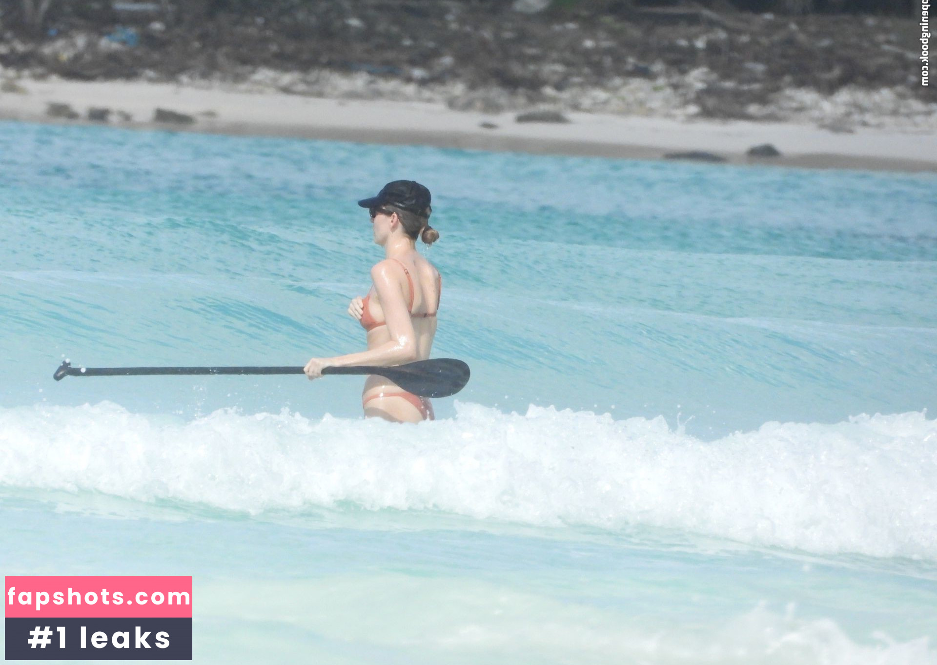 Martha Hunt gallery photo #83