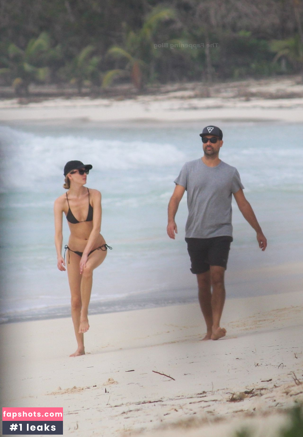 Martha Hunt gallery photo #85