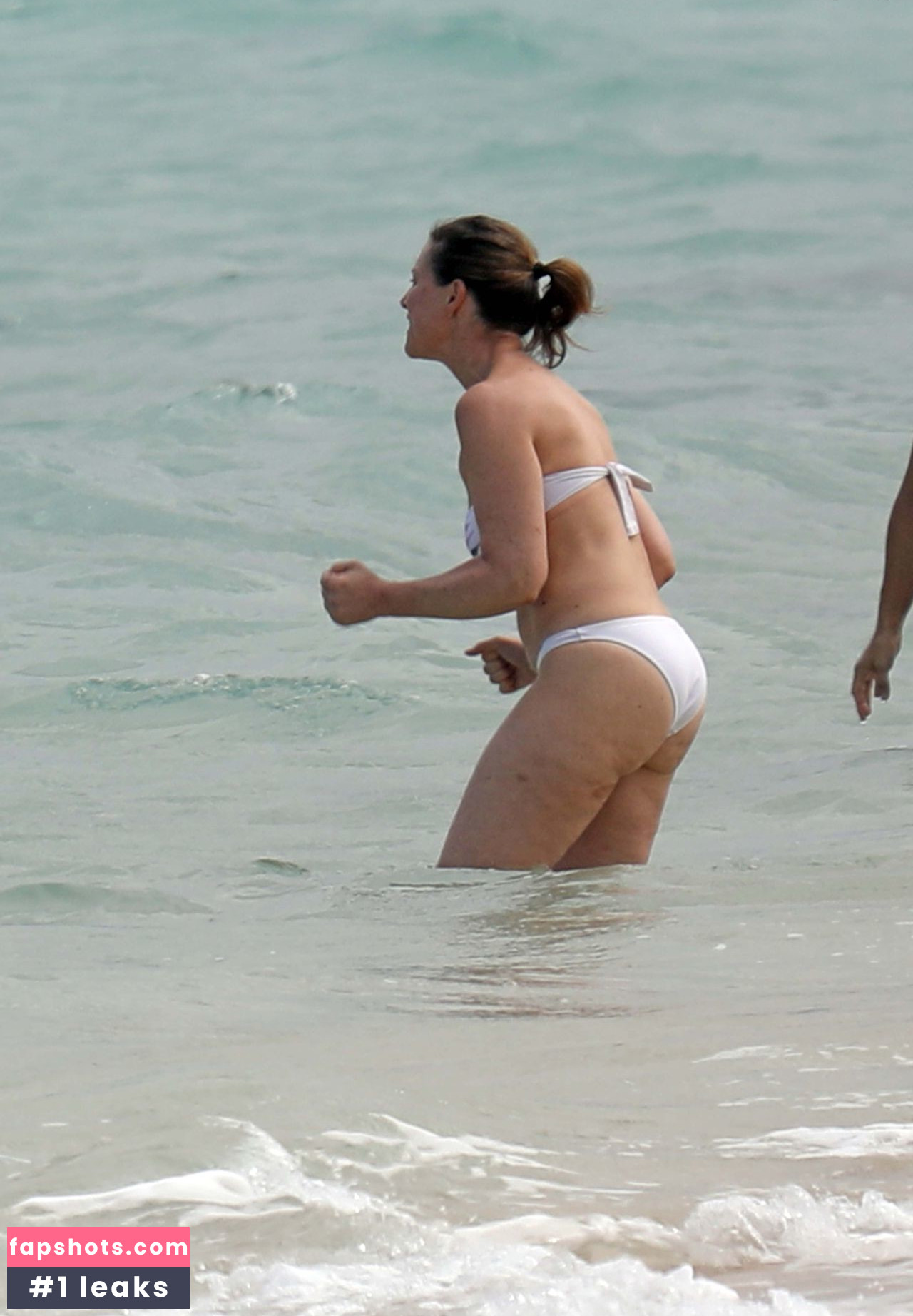 Martha Louise gallery photo #3