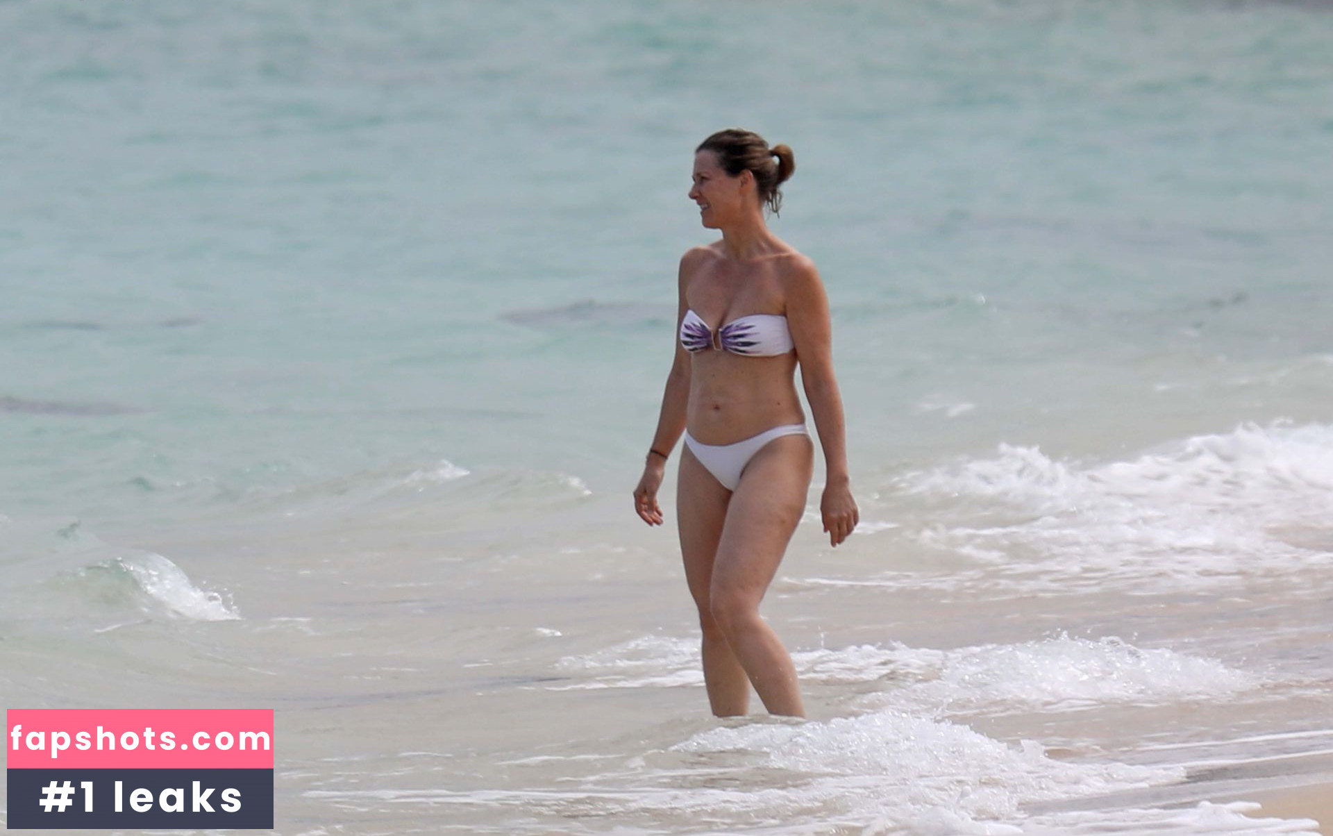 Martha Louise gallery photo #6