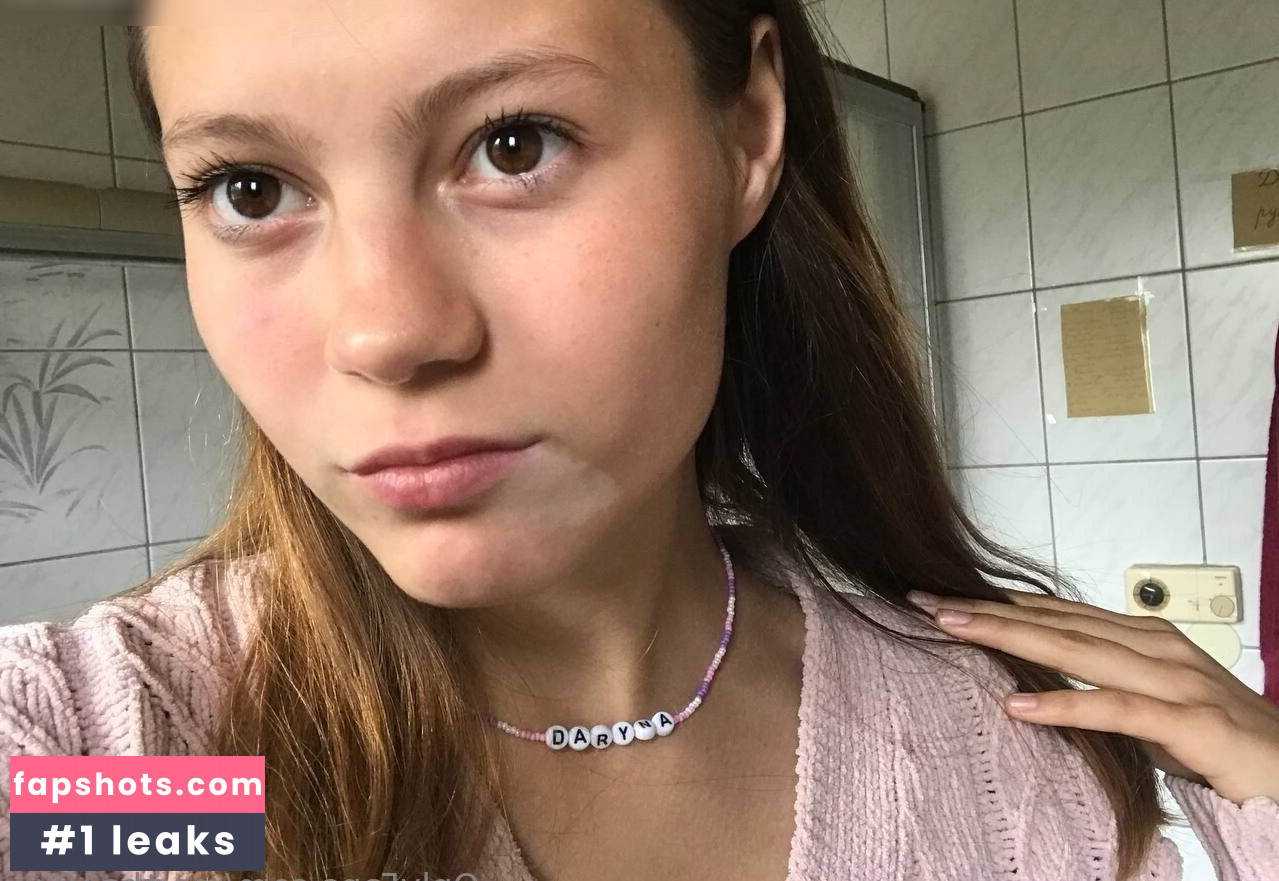 martha18xx gallery photo #2