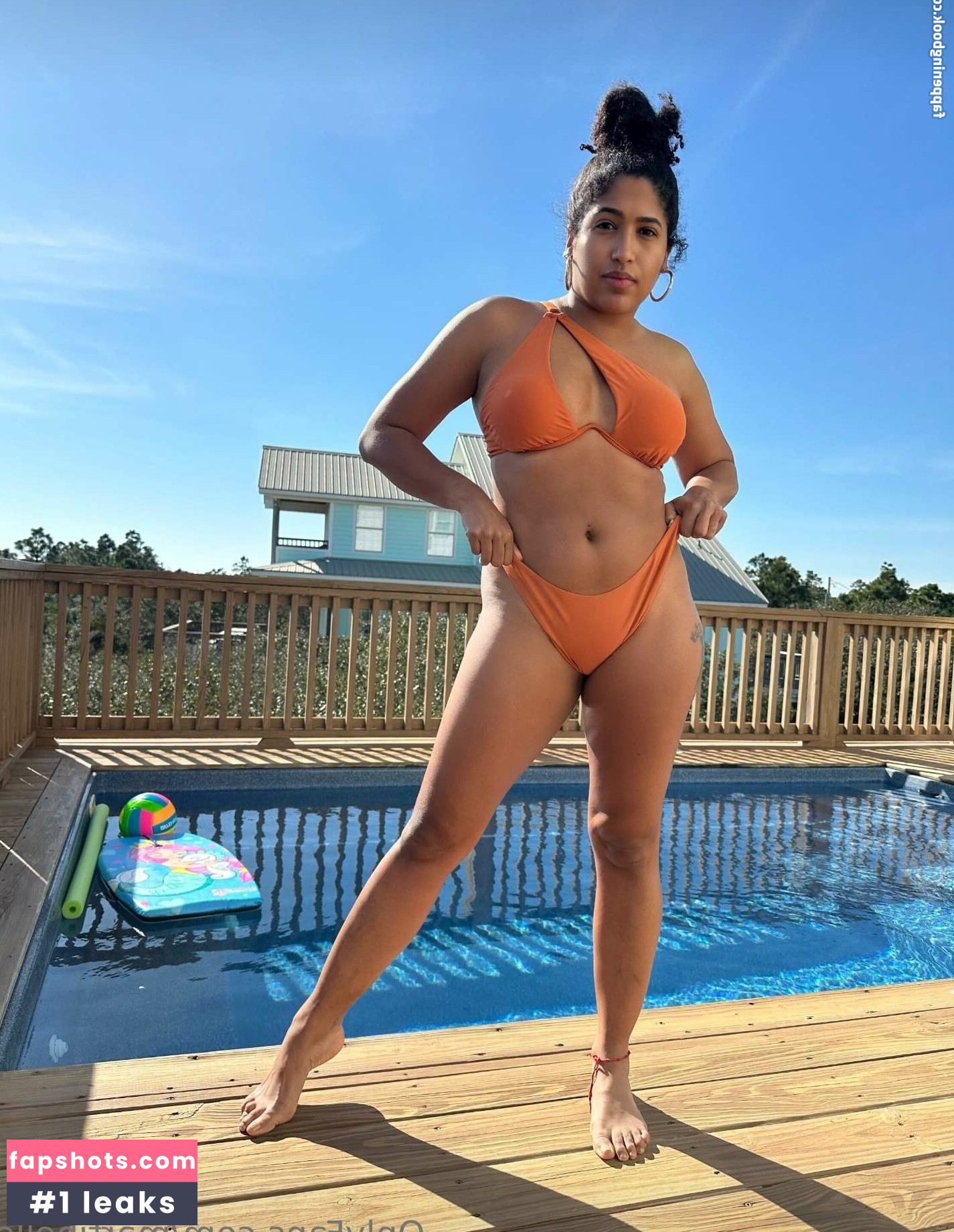 Marti Belle gallery photo #13